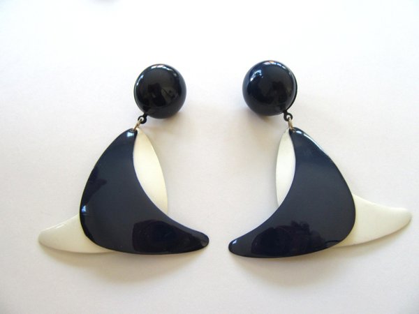 1980's Mod Style Metal Earrings Vintage Jewelry