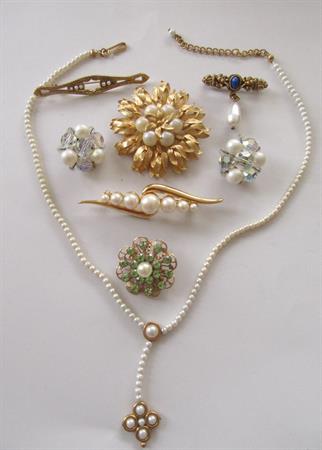 Vintage Costume Jewelry Lot Faux Pearls Pins Napier Y Necklace 