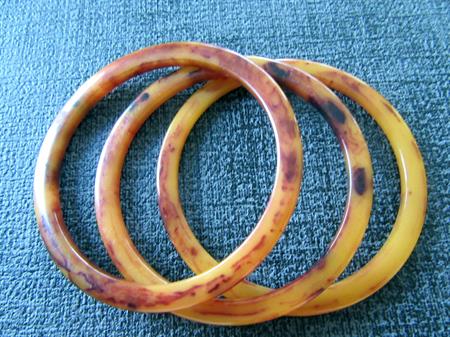 Vintage Bakelite Bangle Trio Matched Set Lovely Swirls Costume Jewelry