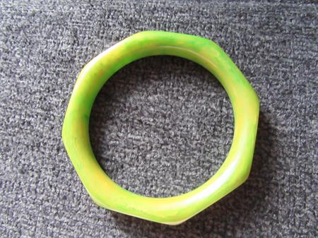 Vintage Bakelite Chunky Bangle Bracelet Apple Green Yellow Swirl 