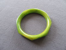 Vintage Bakelite Bangle Bracelet Apple Green 