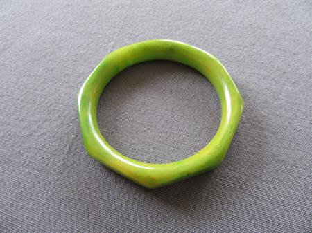 Vintage Bakelite Bangle Bracelet Apple Green 
