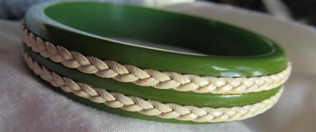 Vintage Unusual Green Bakelite Bangle Bracelet With Braiding 