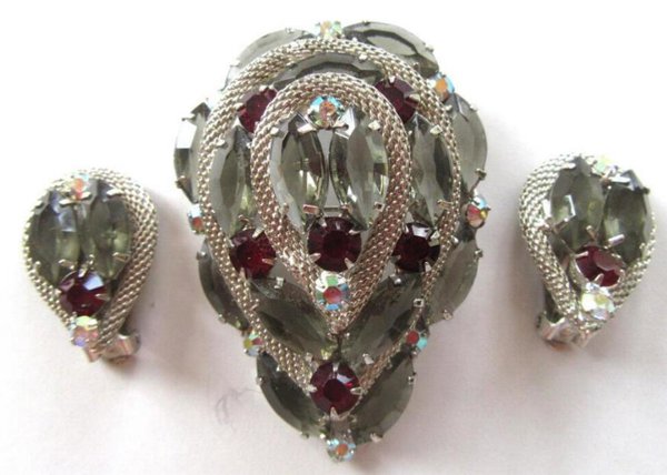 Vintage Rhinestone Pin Set Smoke Red