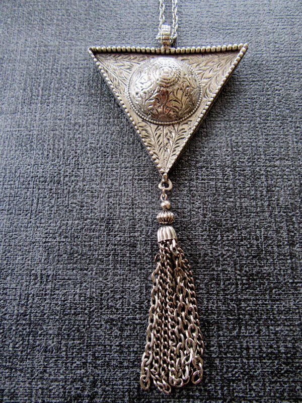 Vintage Medallion Tassel Necklace 