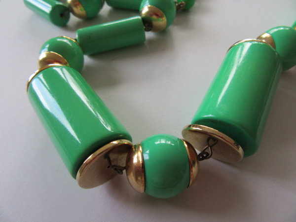 Vintage Green Lucite and Metal Runway HEAVY Necklace Costume Jewelry