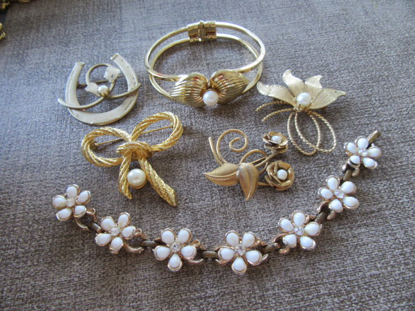 Vintage Jewelry Lot Pins Bracelets