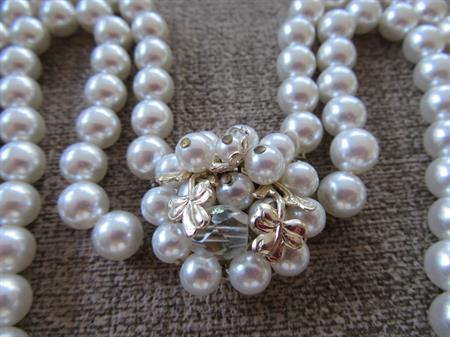 1950's Faux Pearl Necklace  Clover Leaf Crystal Clasp 