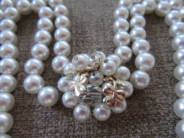 1950's Faux Pearl Necklace  Clover Leaf Crystal Clasp 