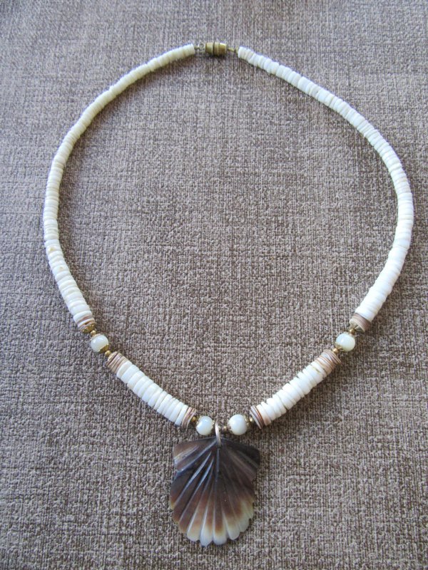 Vintage 1970's Pukka Necklace Sea Shell Pendant 