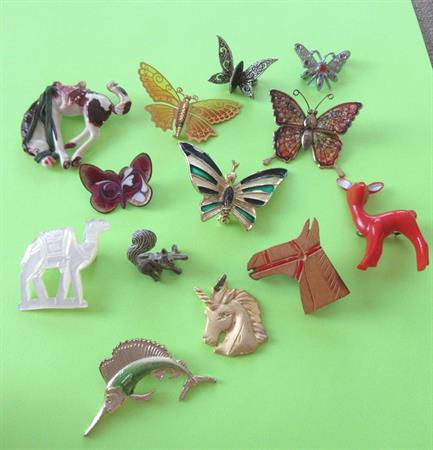 Vintage Pin Lot Butterflies Critters Squirrel Scatter Pin and More Figural Costume Jewelry