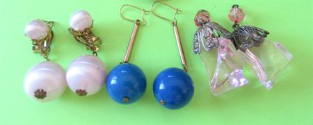 Vintage Mod 1960's Ball Earrings Blue and Pink '60's  Accessories  Twiggy Go Go