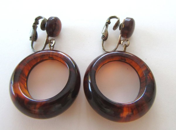 Vintage Iced Tea Bakelite Clip On Earrings 