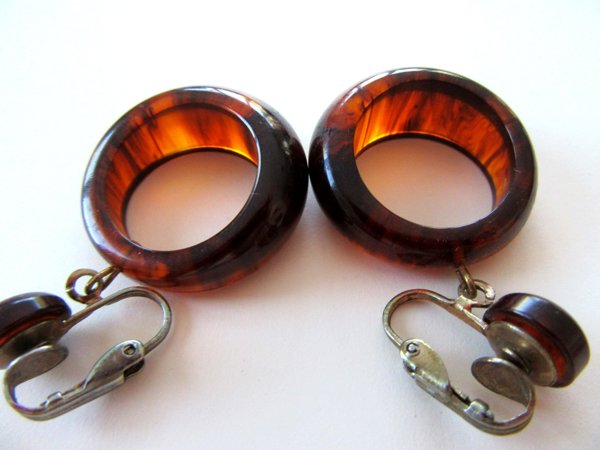 Vintage Iced Tea Bakelite Clip On Earrings 