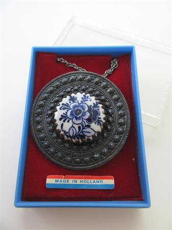 Vintage Floral Blue Delft Pendant Pin Necklace Never Worn Original Box Holland 