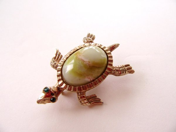 Vintage Green Onyx Tortoise Pin  