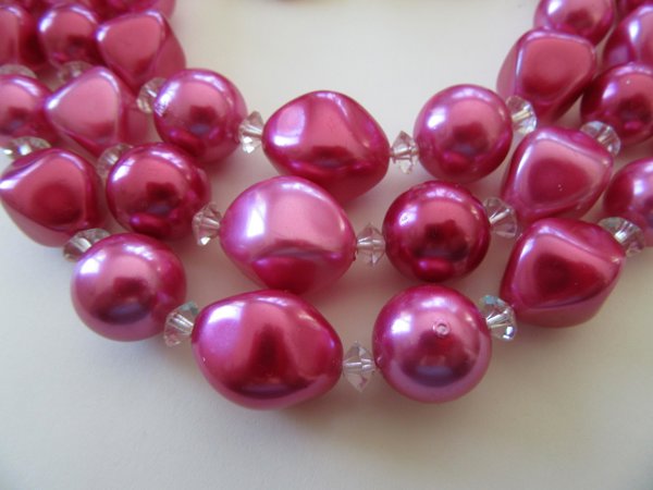 Vintage 1950's Pink Necklace Set 