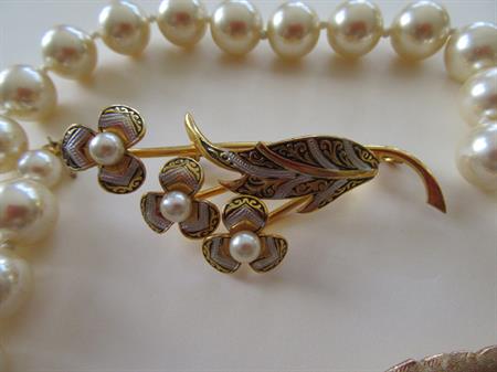 Vintage Jewelry Lot Faux And Genuine Pearls 