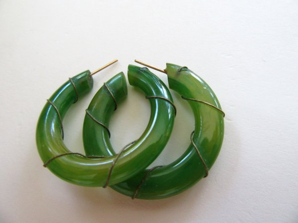 Vintage Bakelite Earrings Pierced Apple Green 
