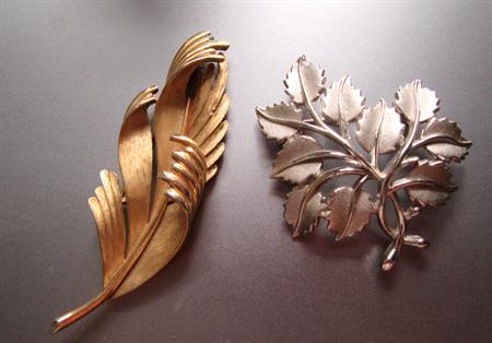 Two Crown Trifari Leaf Pins Signed Vintage Jewelry 
