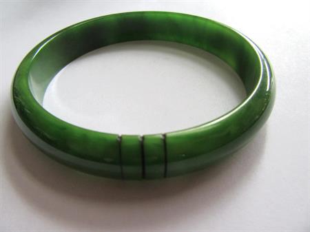 Vintage Bakelite Bracelet Bangle Green Swirly Etched