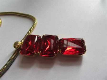 Vintage 1980's Red Glass Rhinestone Pendant Mesh Necklace 