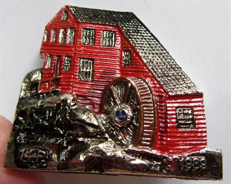 Lions Club Vintage 1989 BIG Pin Ho Ho New York Collectibles