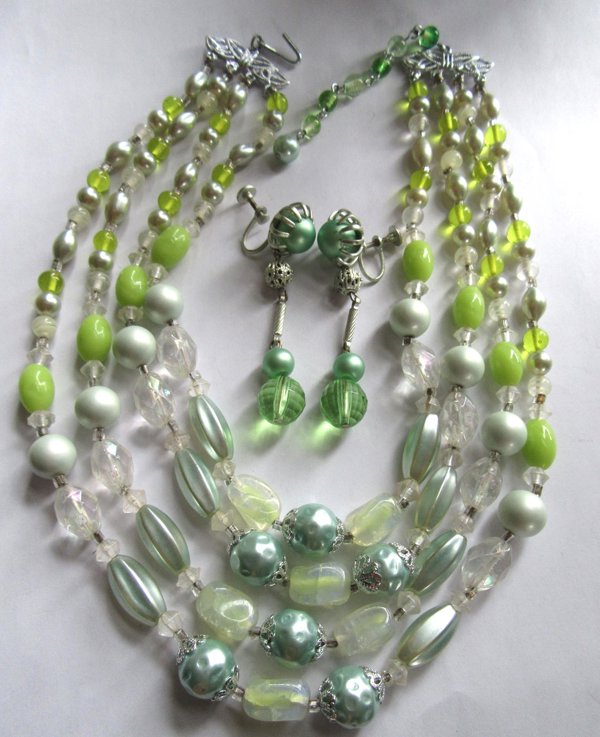 1950's Art Glass Green Necklace Japan Vintage Jewelry