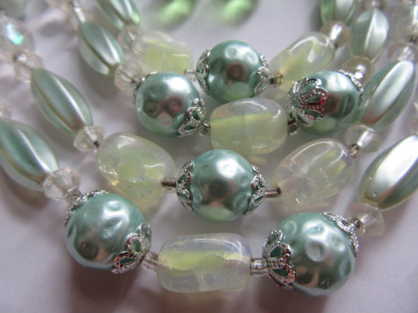 1950's Art Glass Green Necklace Japan Vintage Jewelry