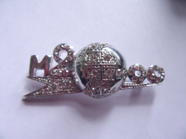 Millenium Rhinestone Pin 2000 Y2K Collectibles 