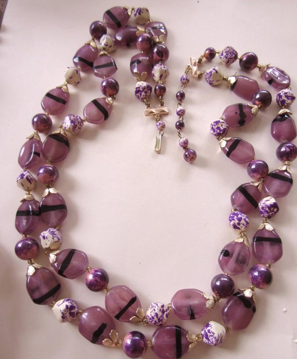 Vintage 1950's Purple Necklace Beads '50's Accessories
