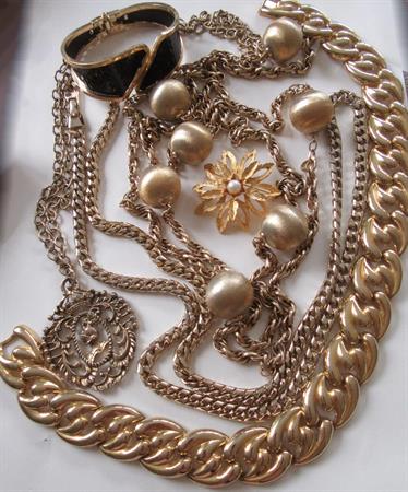 Vintage Gold Tone Jewelry Lot Chains Pin Bracelet Knight Pendant