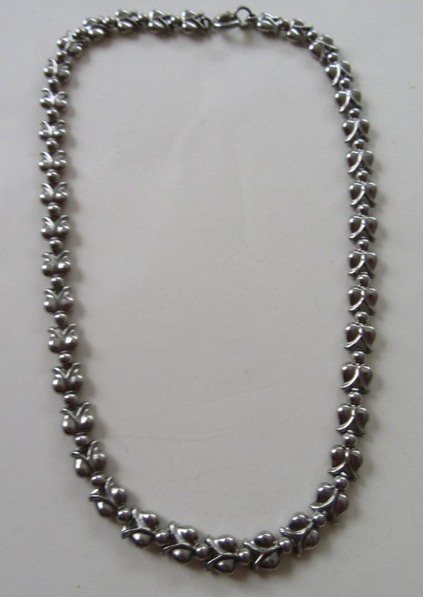 Vintage Silver Tone Flower Necklace 16" Long