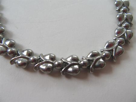 Vintage Silver Tone Flower Necklace 16