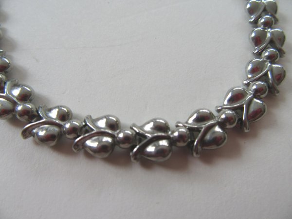 Vintage Silver Tone Flower Necklace 16" Long