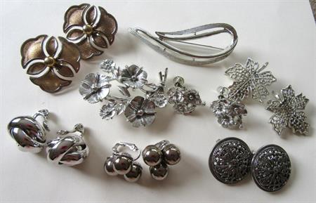 Vintage Signed Jewelry Lot Coro Sarah Coventry Monet Lisner Clip Earrings Pins