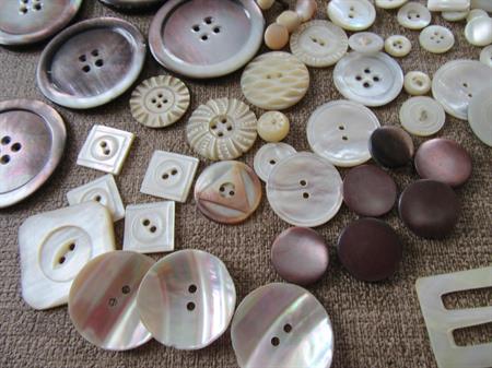 Vintage And Antique Pearl Buttons Lot Victorian to 1950's Sewing Supplies