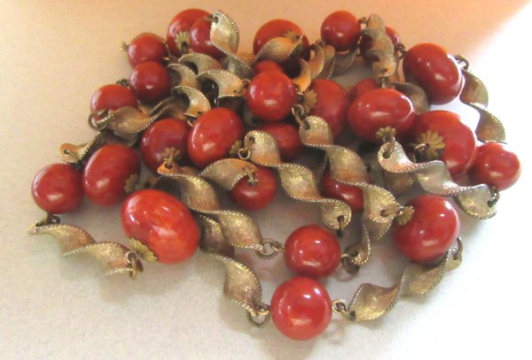 Vintage Bakelite Chain Necklace 