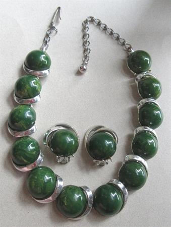 Vintage 1950's Bakelite Choker Necklace Earrings Set Mid Century Green With Yellow Swirls