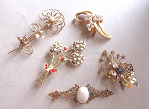 Vintage Pin Lot Rhinestone and Faux Pearls