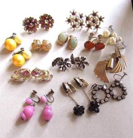 Vintage Earrings Lot Rhinestone Art Glass And More Clips and Screw Backs