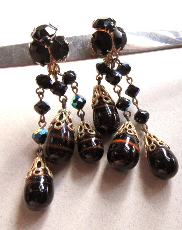 Vintage Art Glass Rhinestone Clip Earrings