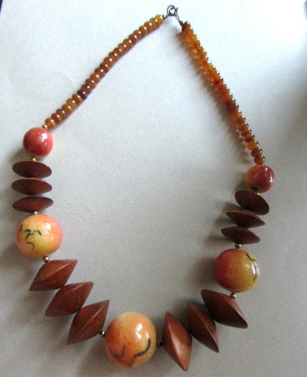1980's Sponge Coral and Wood Tribal Necklace Vintage Jewelry
