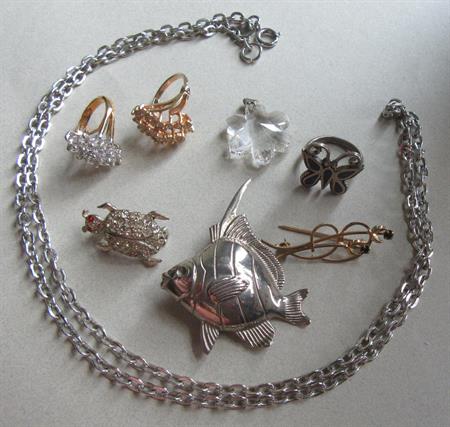 Vintage Jewelry Lot Angel Fish Pin Sarah Coventry Chain Rhinestone Bug Pin Rings Crystal Snowflake
