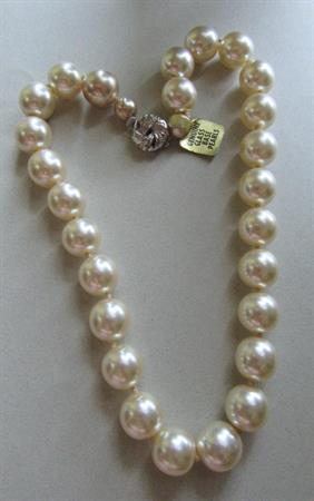 Vintage Large Cream Glass Pearls With Original Tag Never Worn