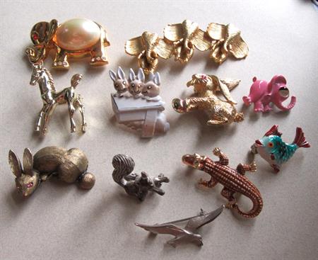 Vintage Figural Pin Jewelry Lot Critters Elephants Rabbits  And More Three Gerrys Signed 