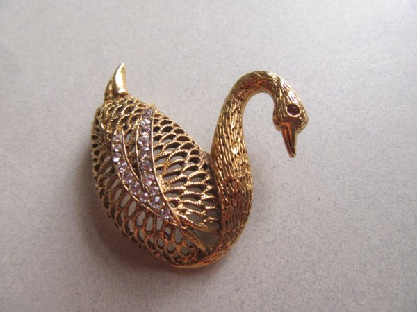 Vintage Rhinestone Swan Pin Figural