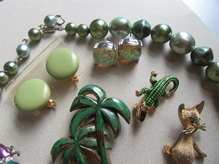 Vintage Green Jewelry Lot JJ Signed Turtle Brooches