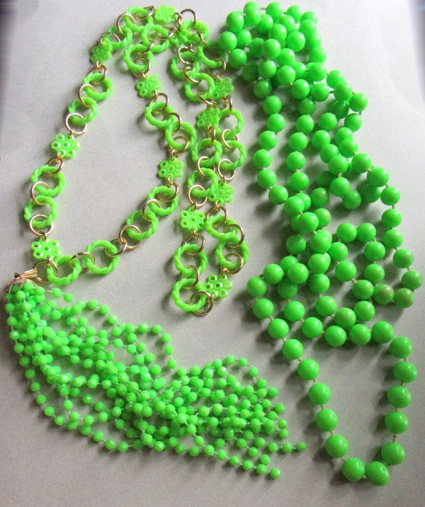 Mod Green Necklaces Black Light Glow! 1960's Vintage Jewelry