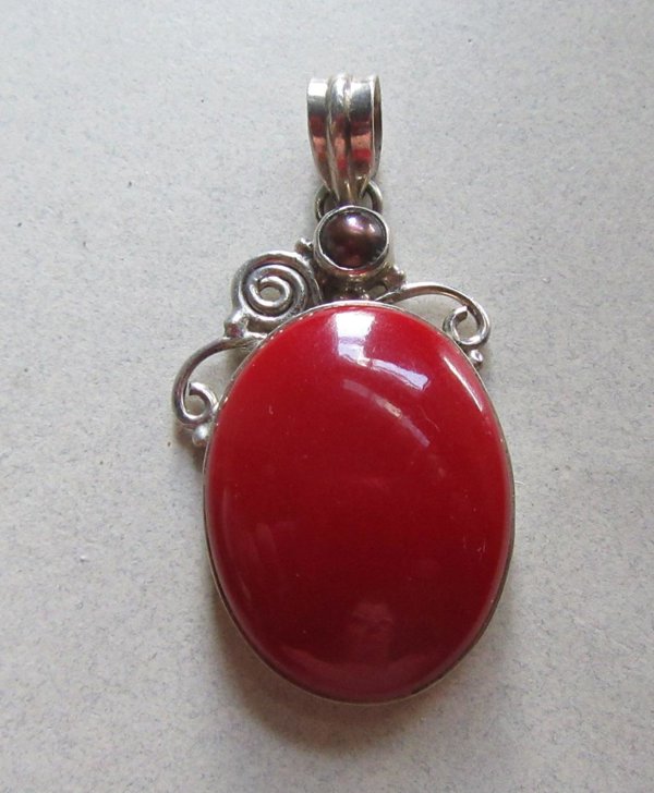 Red Genuine Stone Pendant  With Pearl?